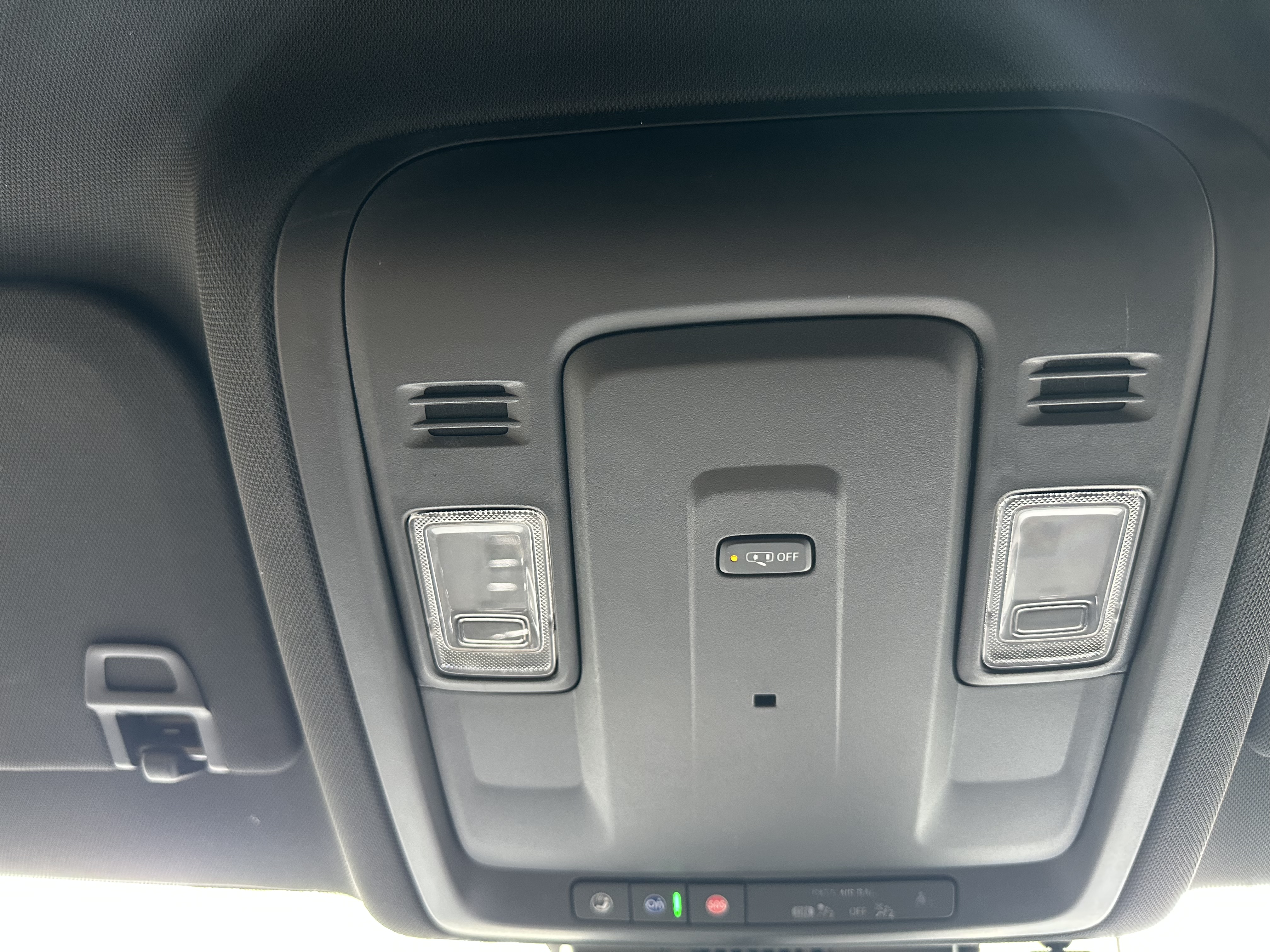 Used 2024 GMC Yukon XL SLE w/ Gmc Pro Safety Plus Package AWD/4WD image 26