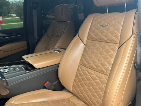 Used 2021 Cadillac Escalade Sport w/ Driver Assist Tech Package image 20