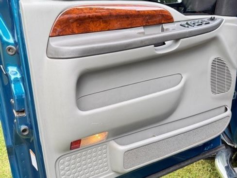 Used 2002 Ford F250 4x4 Crew Cab Super Duty image 9