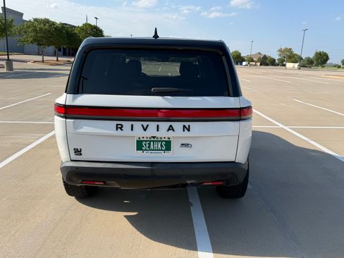 Used 2023 Rivian R1S Adventure AWD/4WD image 9