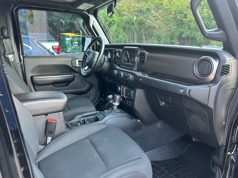 Used 2020 Jeep Gladiator Sport w/ Quick Order Package 24S image 15