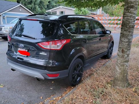 Used 2015 Ford Escape SE w/ Equipment Group 201A image 4