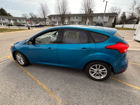 Used 2015 Ford Focus SE image 1
