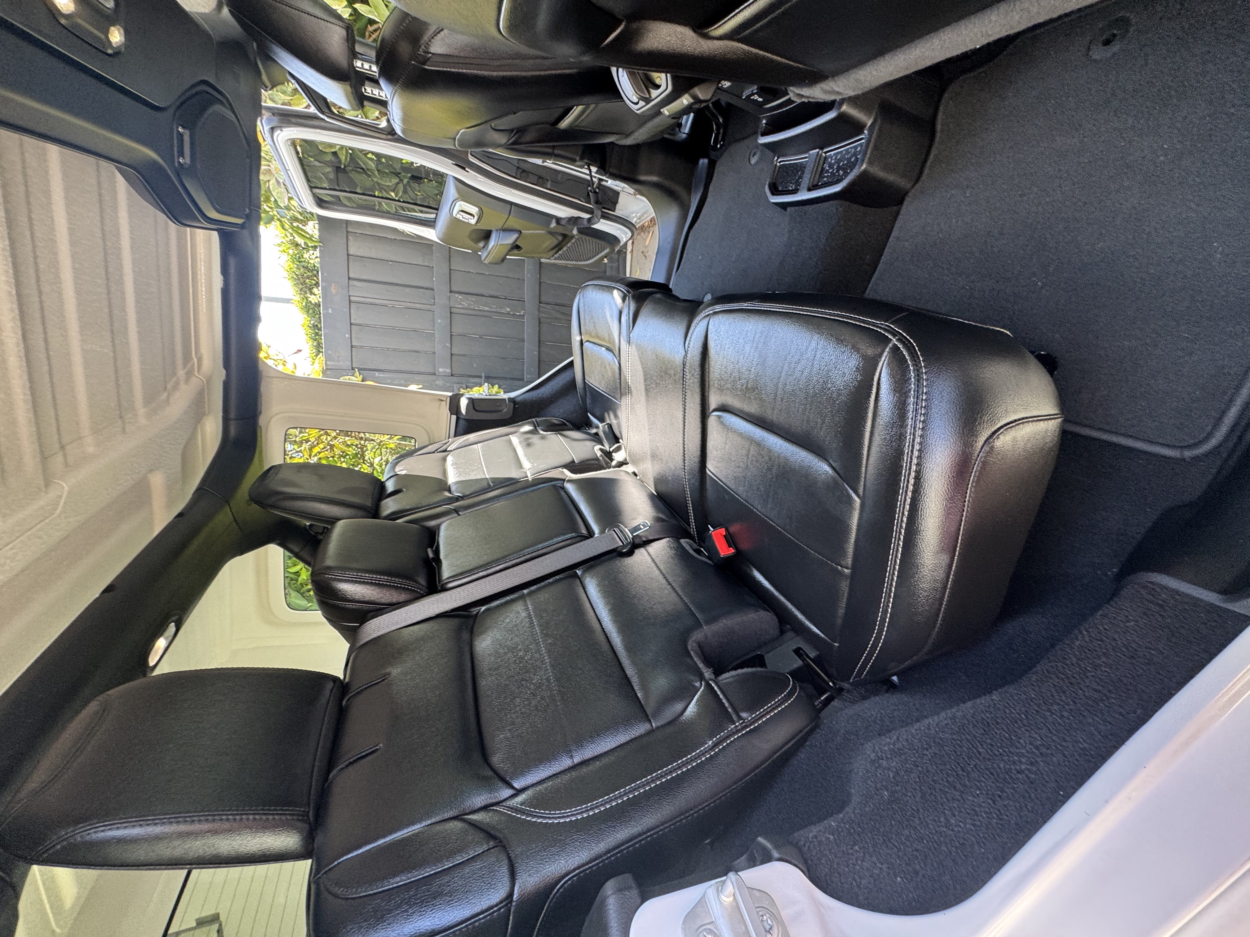 Used 2021 Jeep Wrangler Unlimited Sahara w/ LED Lighting Group AWD/4WD image 13