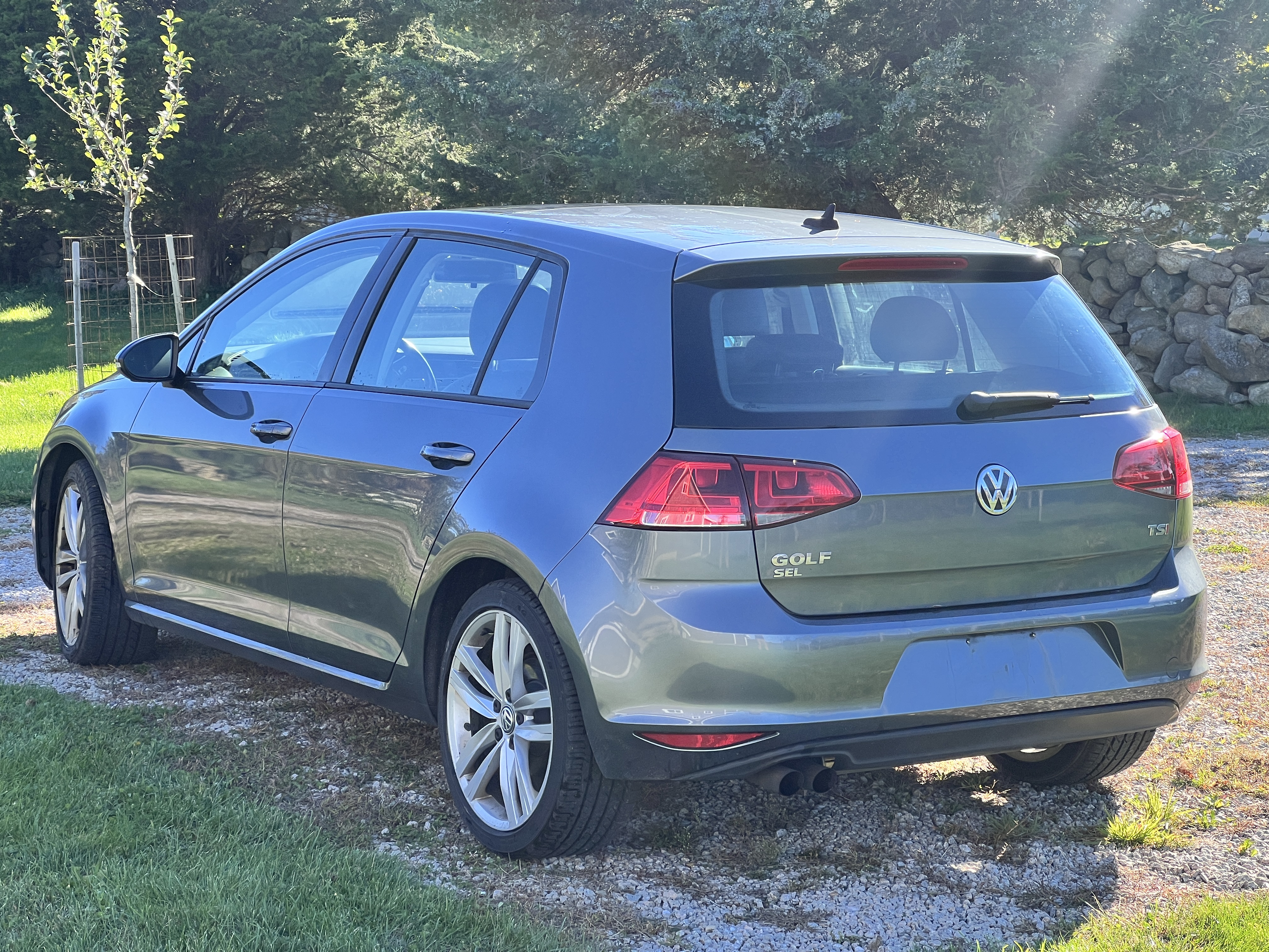 Used 2017 Volkswagen Golf SEL FWD image 4