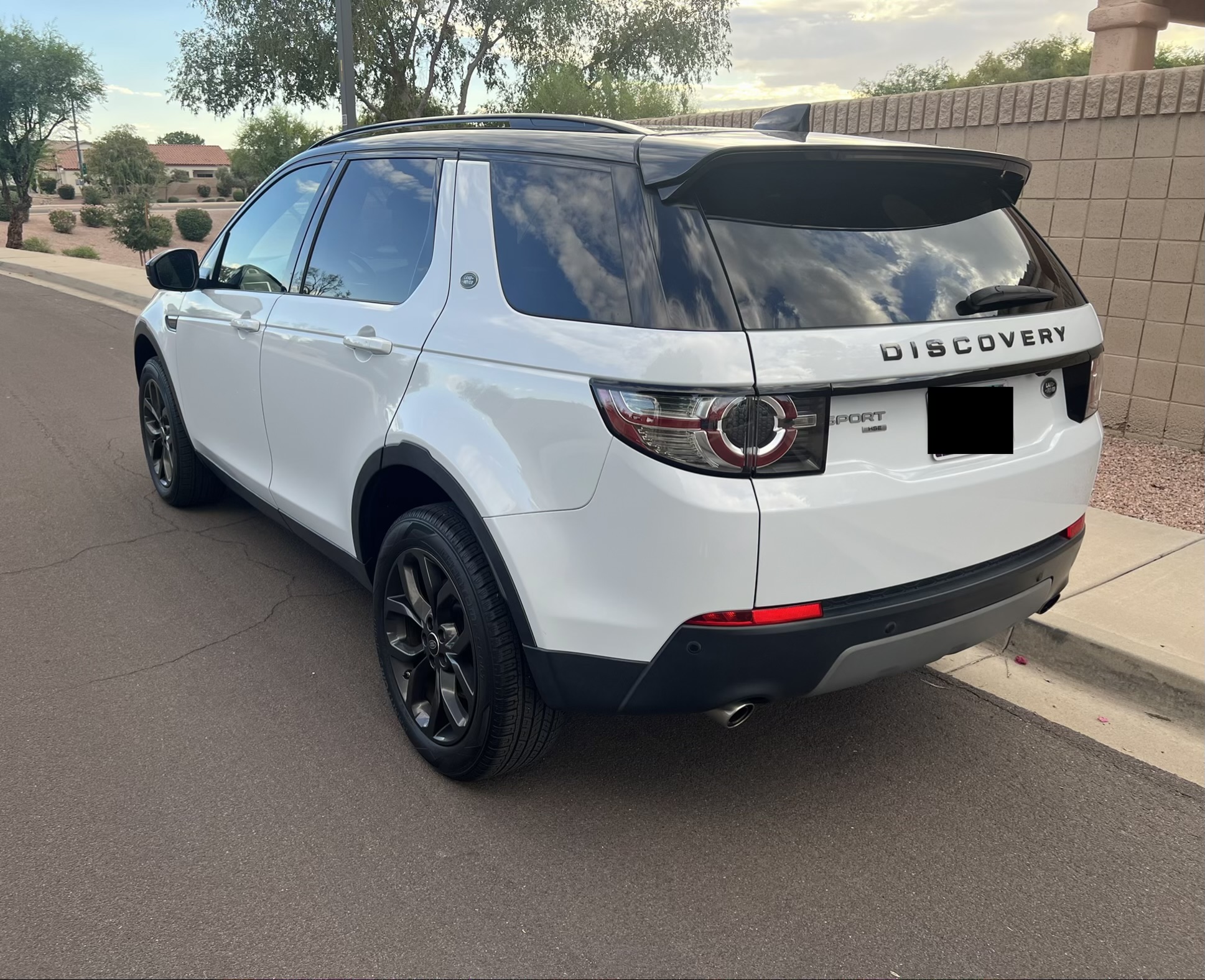 Used 2019 Land Rover Discovery Sport AWD/4WD image 2