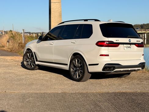 Used 2022 BMW X7 M50i image 19