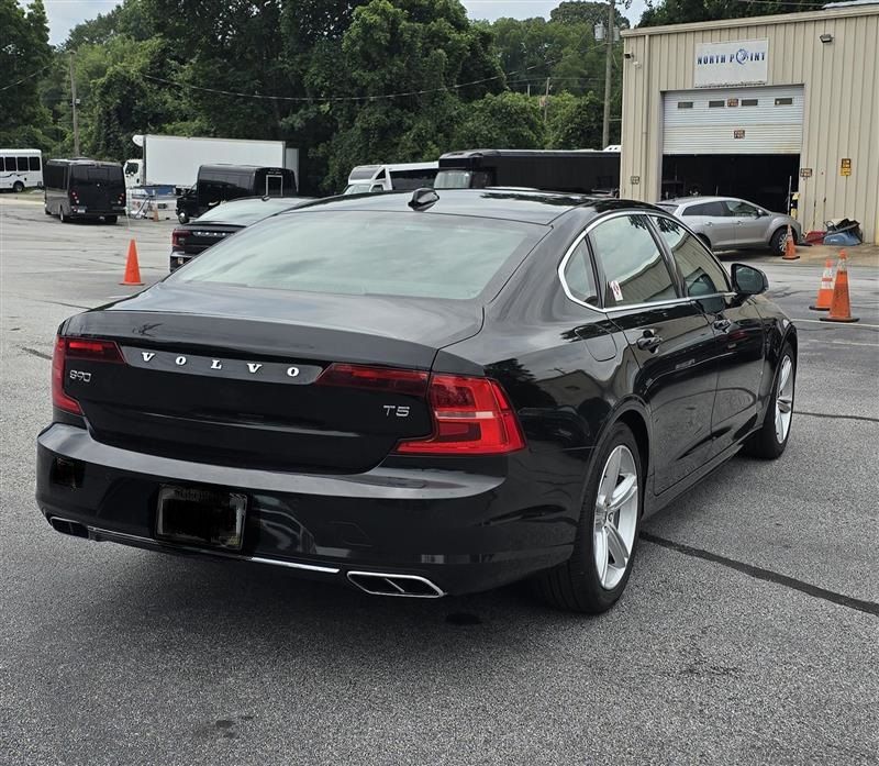 Used 2019 Volvo S90 T5 Momentum FWD image 5