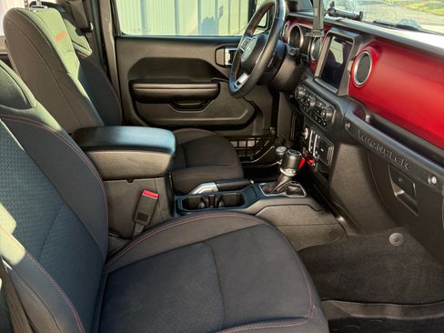 Used 2018 Jeep Wrangler Rubicon image 12