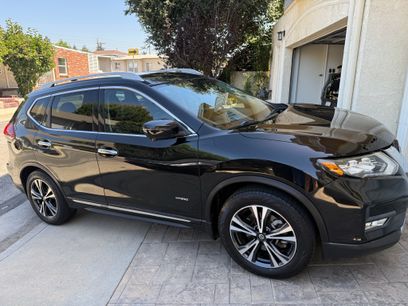 Used 2018 Nissan Rogue SL