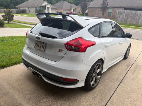 Used 2016 Ford Focus ST FWD image 10