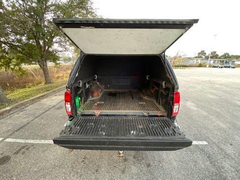 Used 2019 Nissan Frontier SV image 10