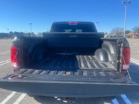 Used 2017 RAM 2500 Tradesman w/ Chrome Appearance Group image 10