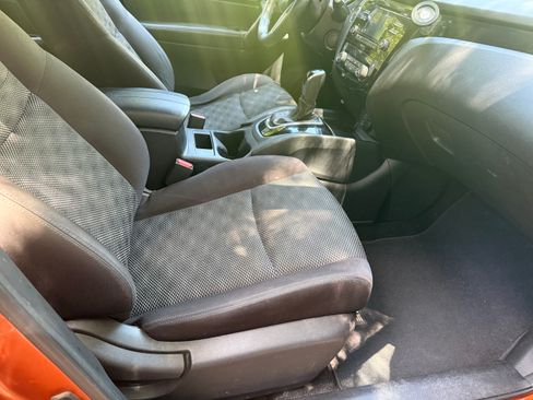 Used 2017 Nissan Rogue Sport SV FWD image 12