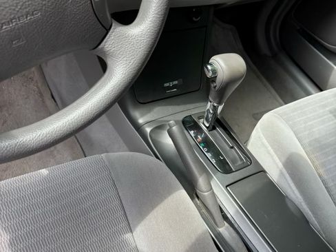 Used 2005 Toyota Camry SE image 4