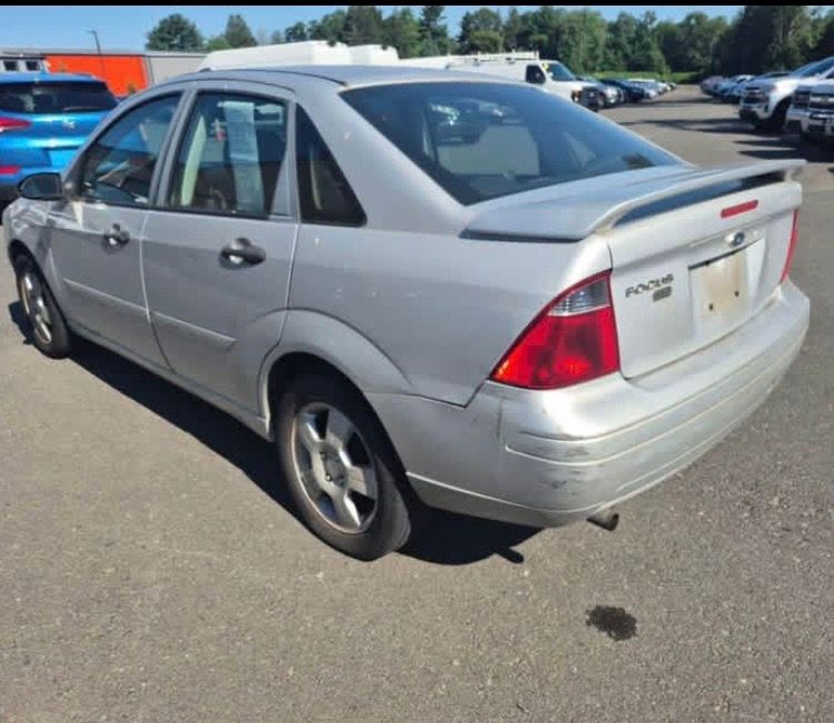 Used 2007 Ford Focus SES FWD image 2