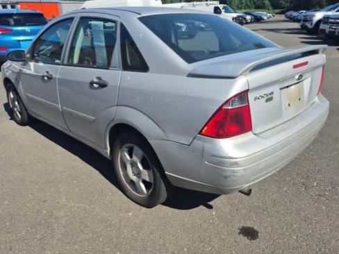 Used 2007 Ford Focus SES FWD image 2
