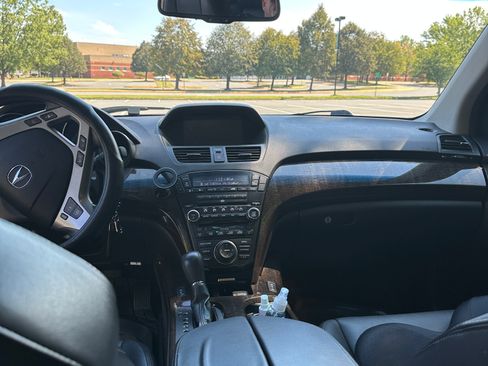 Used 2010 Acura MDX w/ Technology & Entertainment AWD/4WD image 4