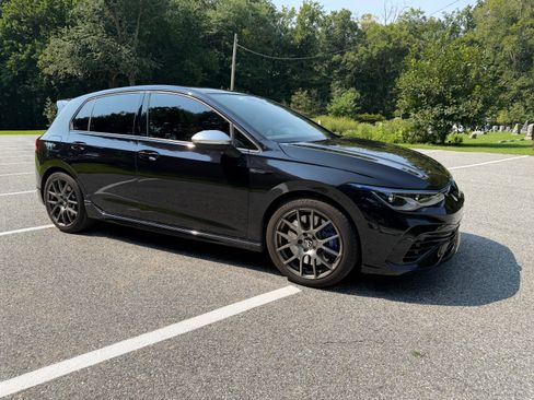 Used 2024 Volkswagen Golf R AWD/4WD image 4