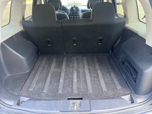 Used 2010 Jeep Patriot Sport FWD image 8