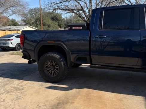 Used 2021 GMC Sierra 2500 AT4 w/ AT4 Premium Plus Package image 4