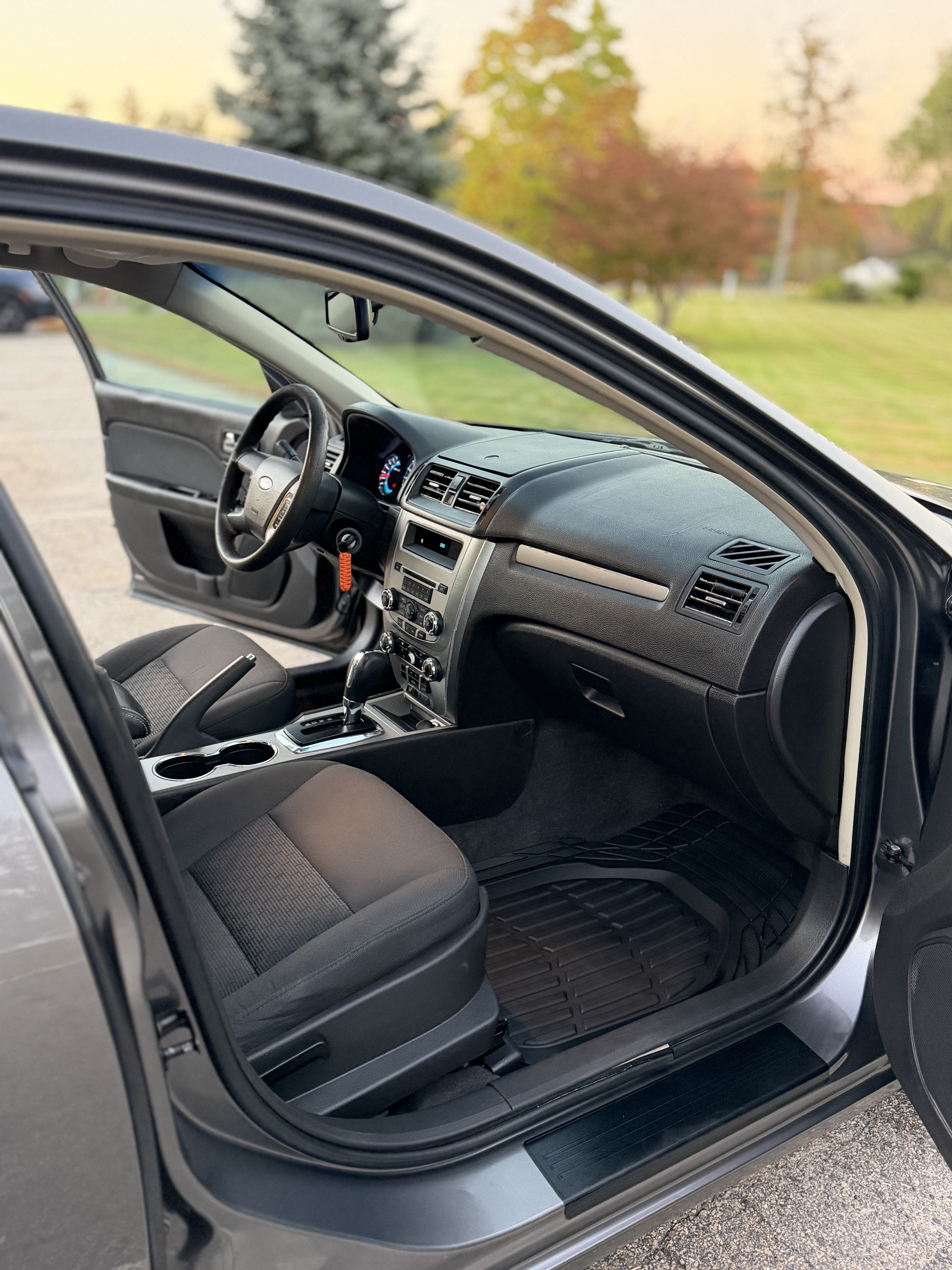 Used 2011 Ford Fusion SE w/ 202A Rapid Spec Order Code FWD image 10