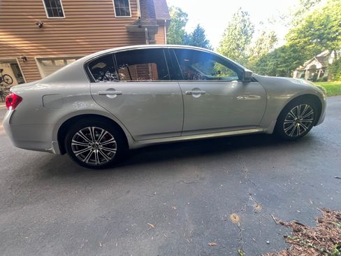 Used 2011 INFINITI G37 x Sedan w/ Premium Pkg AWD/4WD image 4