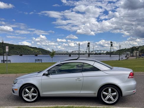 Used 2013 Volkswagen Eos Executive FWD image 14