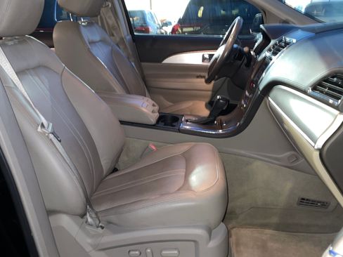 Used 2013 Lincoln MKX FWD image 16