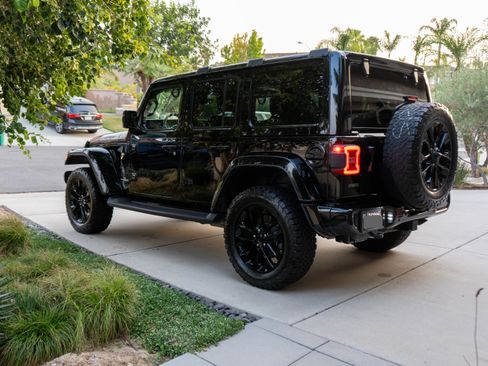Used 2020 Jeep Wrangler Unlimited Sahara AWD/4WD image 8