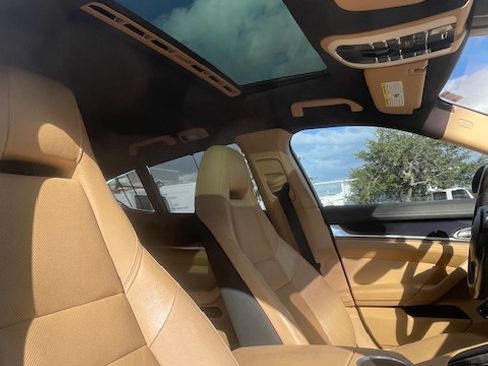 Used 2015 Porsche Panamera image 15