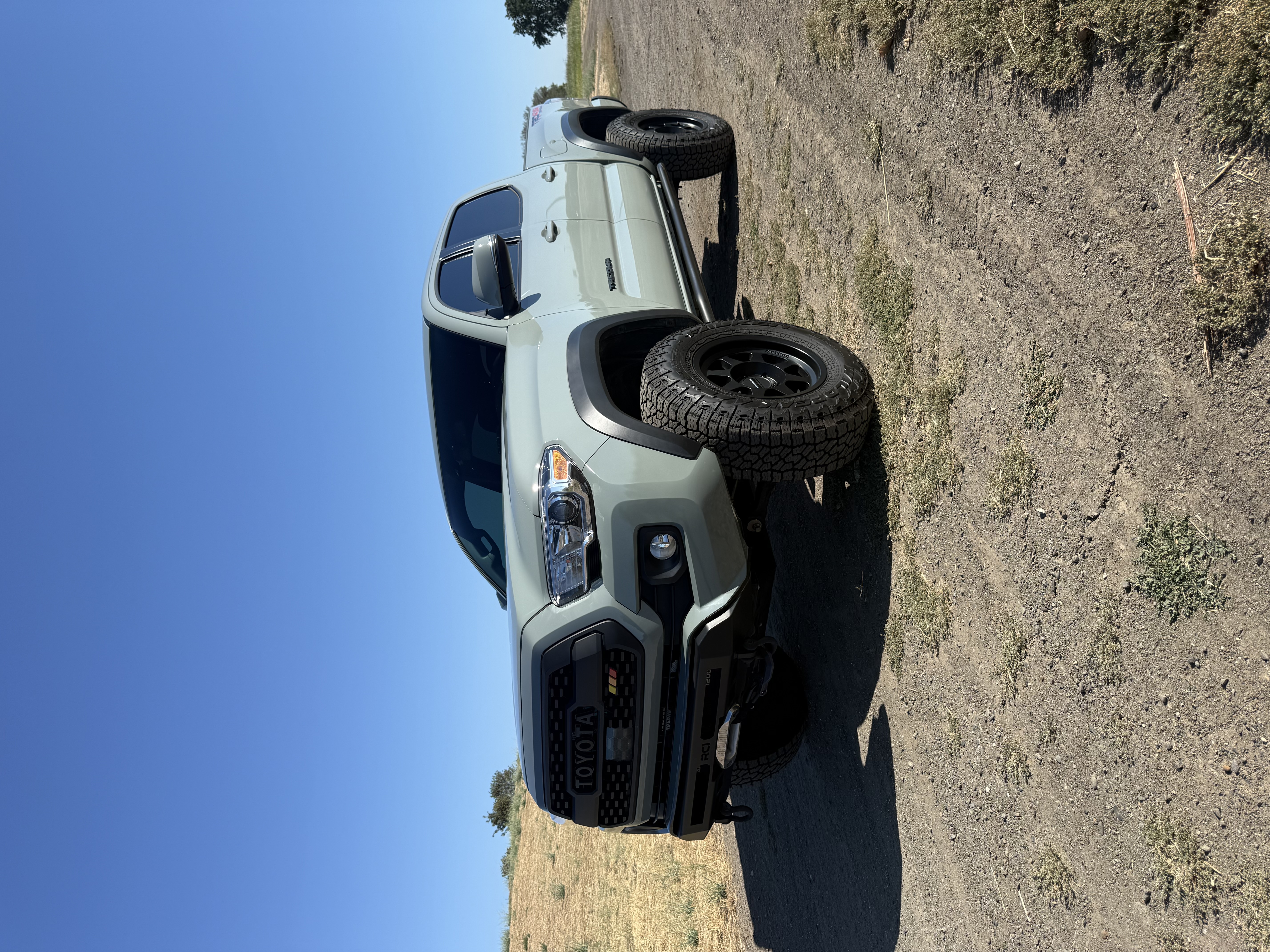 Used 2023 Toyota Tacoma TRD Off-Road AWD/4WD image 2