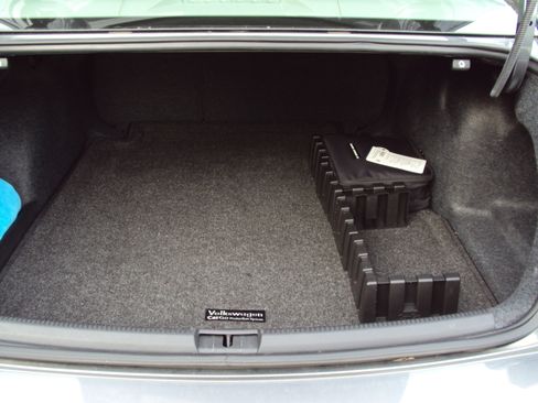 Used 2018 Volkswagen Passat 2.0T SE image 14