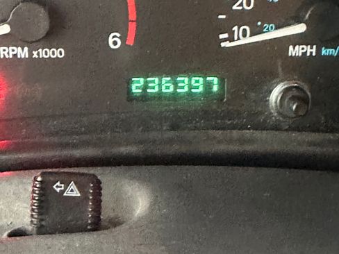 Used 2000 Jeep Wrangler Sport image 11