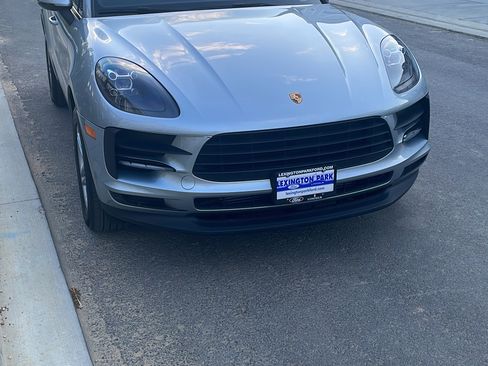 Used 2021 Porsche Macan AWD/4WD image 1