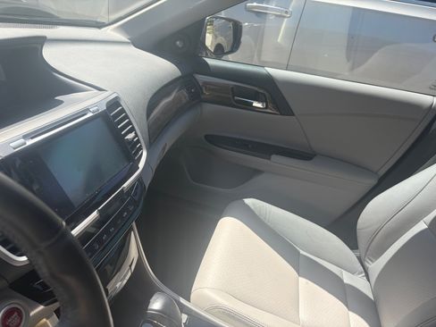 Used 2016 Honda Accord EX-L image 18