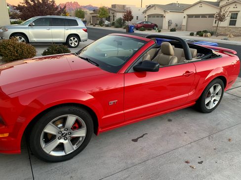 Used 2006 Ford Mustang GT Premium image 4