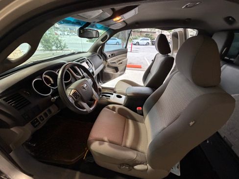 Used 2013 Toyota Tacoma PreRunner w/ SR5 Pkg RWD image 13