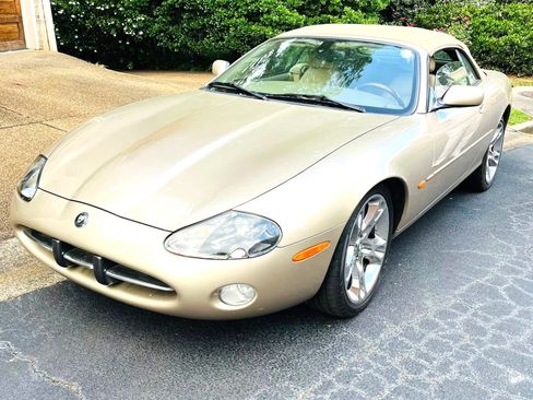 Used 2003 Jaguar XK8 Convertible image 9