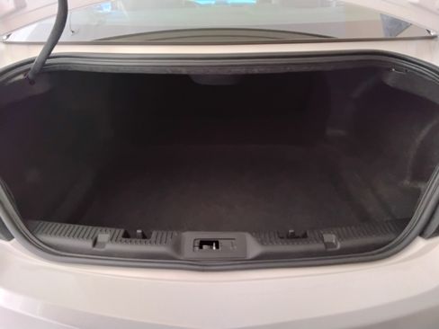 Used 2013 Lincoln MKS AWD image 29