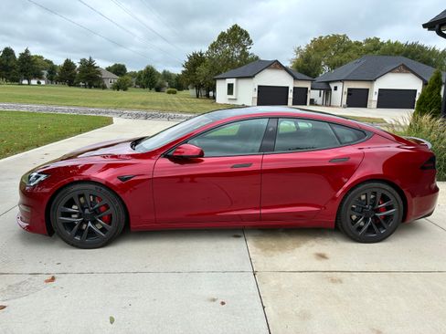 Used 2023 Tesla Model S Plaid AWD/4WD image 2