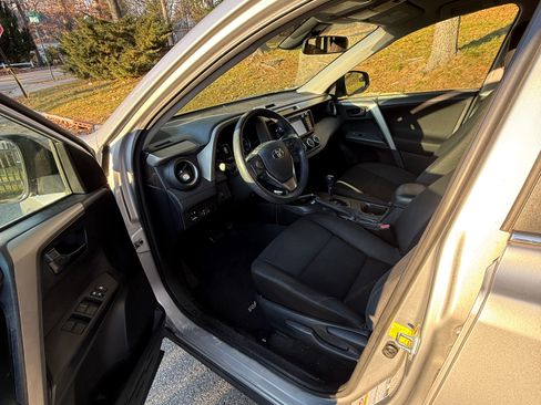 Used 2017 Toyota RAV4 LE image 2