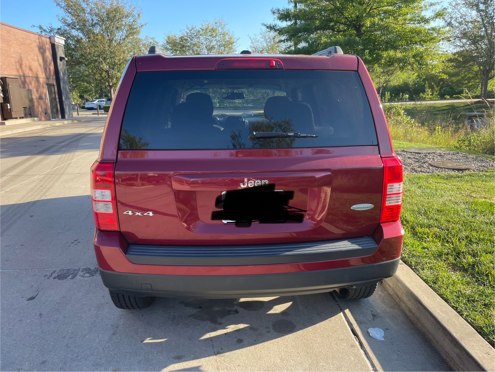 Used 2015 Jeep Patriot Latitude AWD/4WD image 14