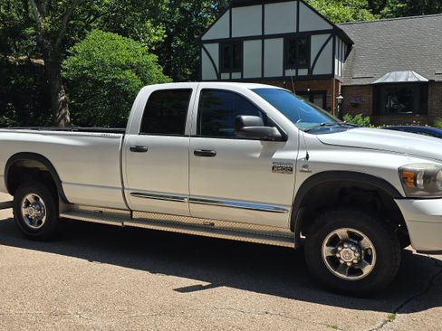 Used 2007 Dodge Ram 2500 Truck Laramie AWD/4WD image 4