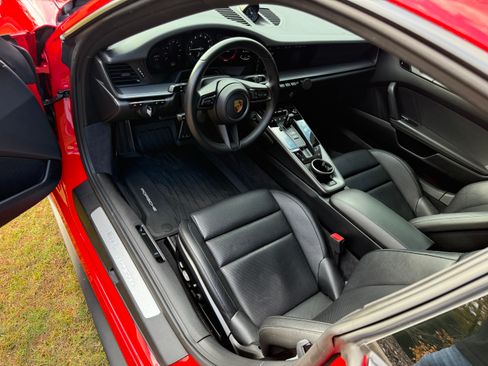 Used 2020 Porsche 911 Carrera image 12