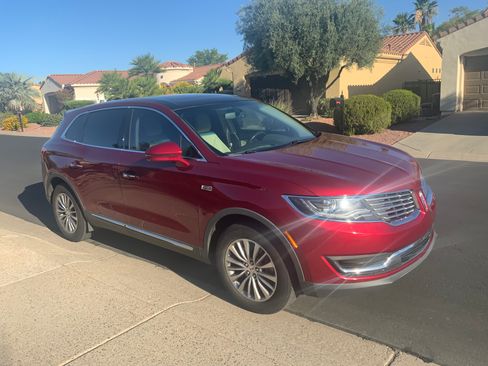 Used 2017 Lincoln MKX Select w/ Select Plus Package FWD image 4