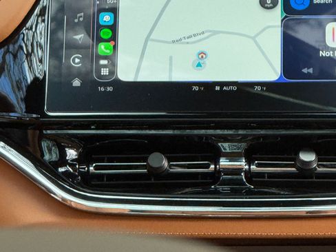 Used 2025 Aston Martin DBX 707 image 10