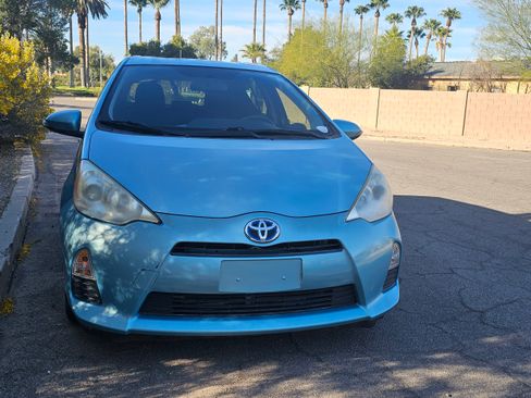 Used 2012 Toyota Prius C Two image 2