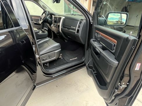 Used 2018 RAM 1500 Laramie w/ Convenience Group image 14