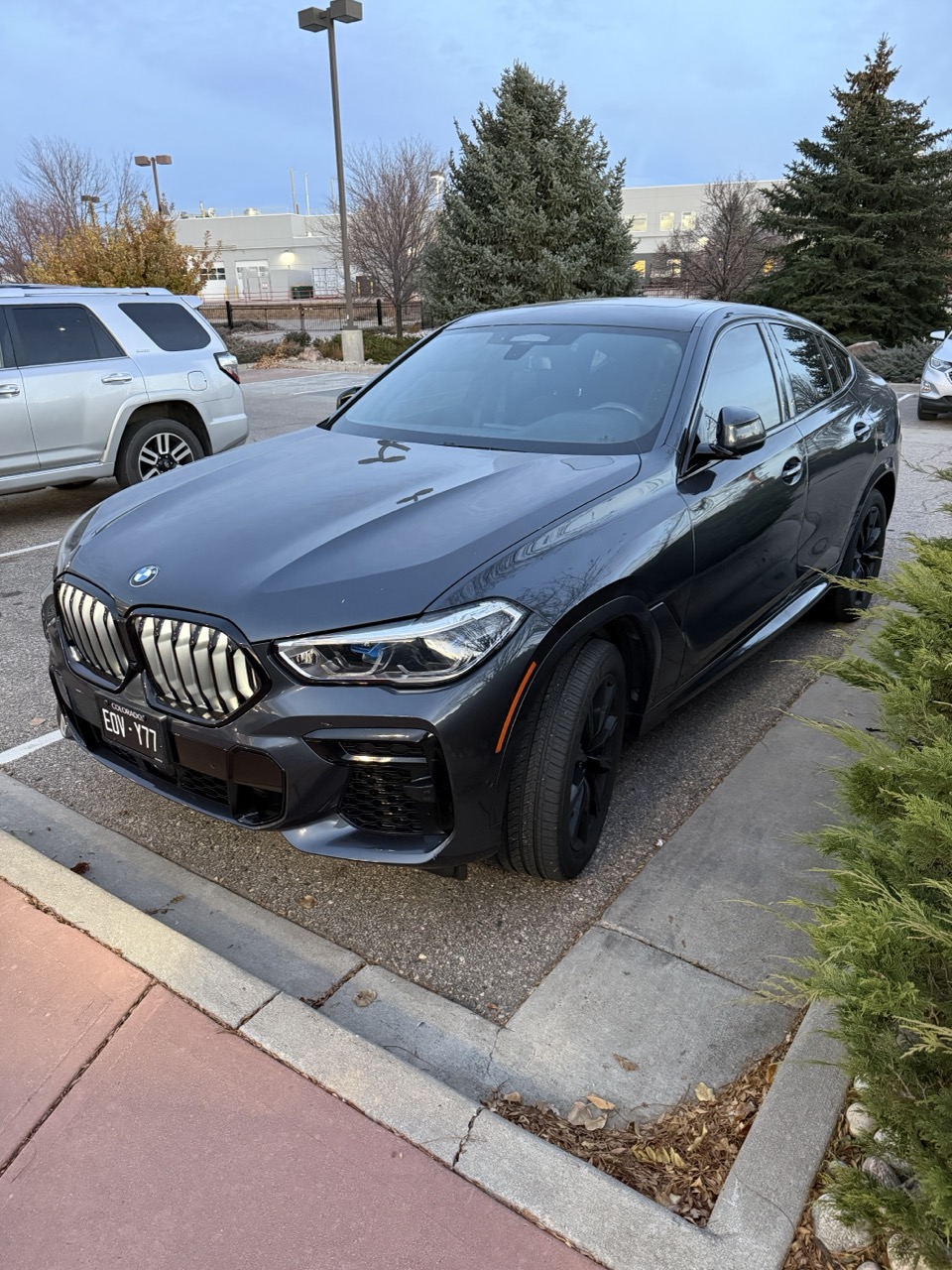 Used 2022 BMW X6 xDrive40i w/ Executive Package AWD/4WD image 4